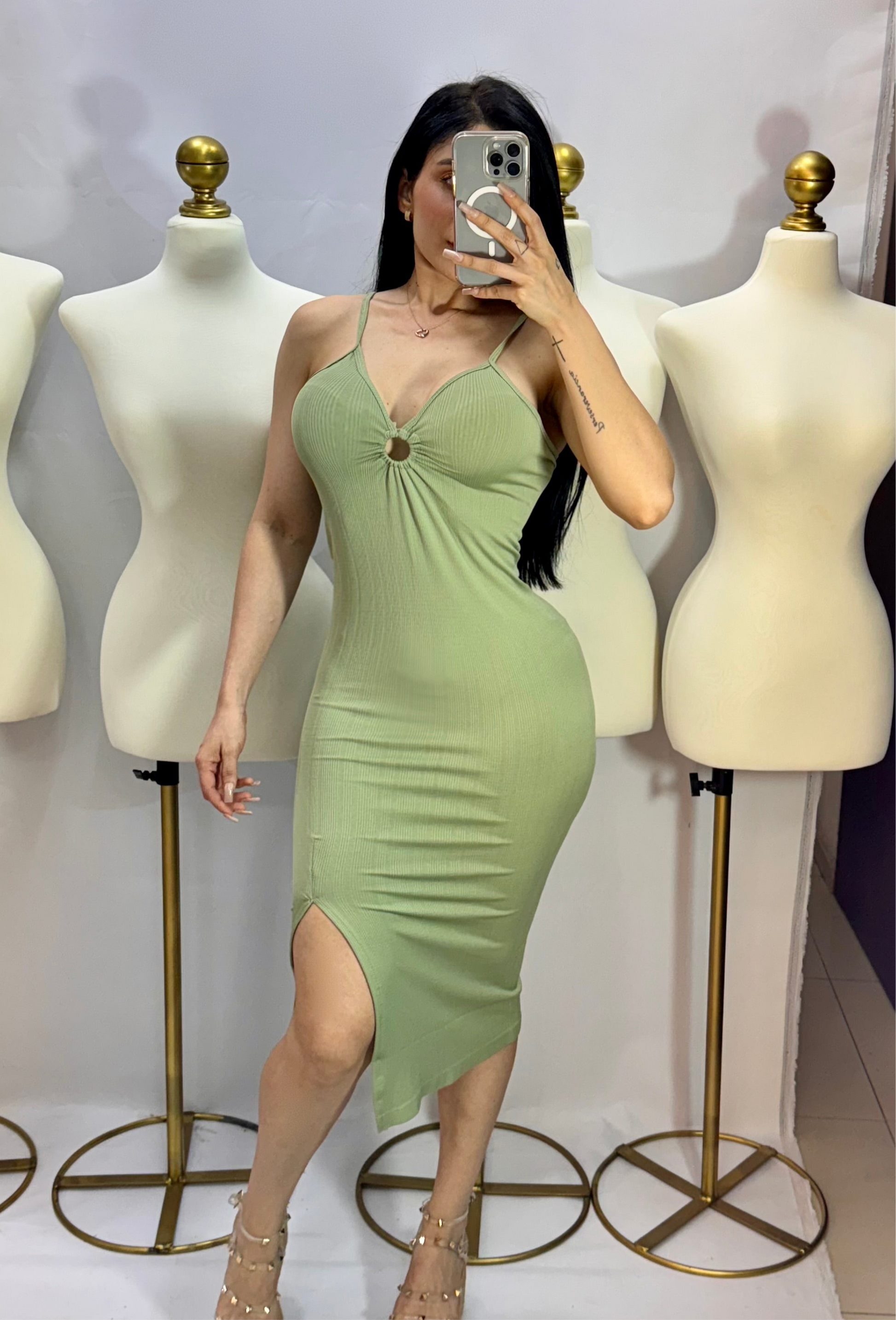 Vestido abertura/tirantes