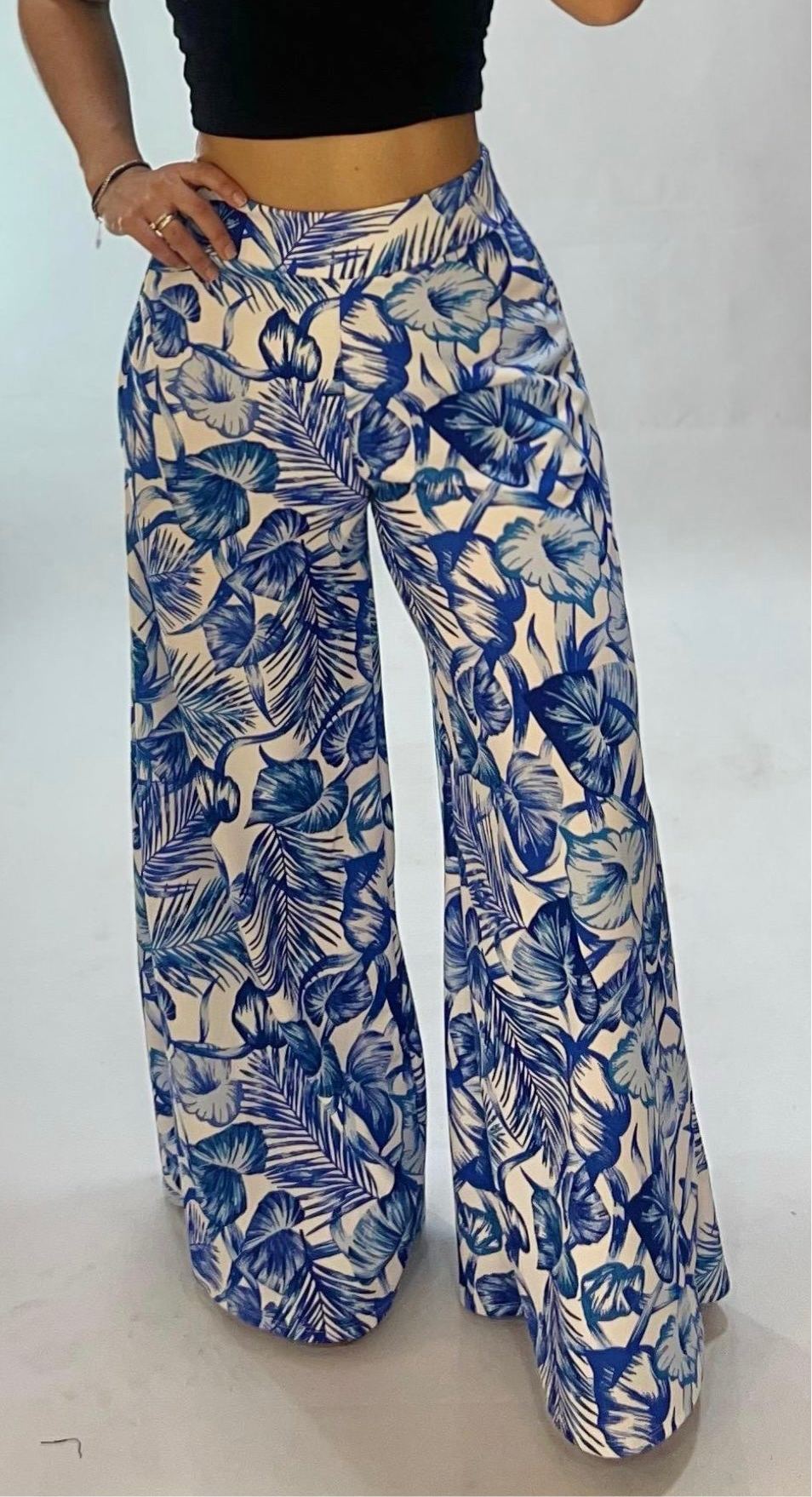 Pantalón acampanado floral