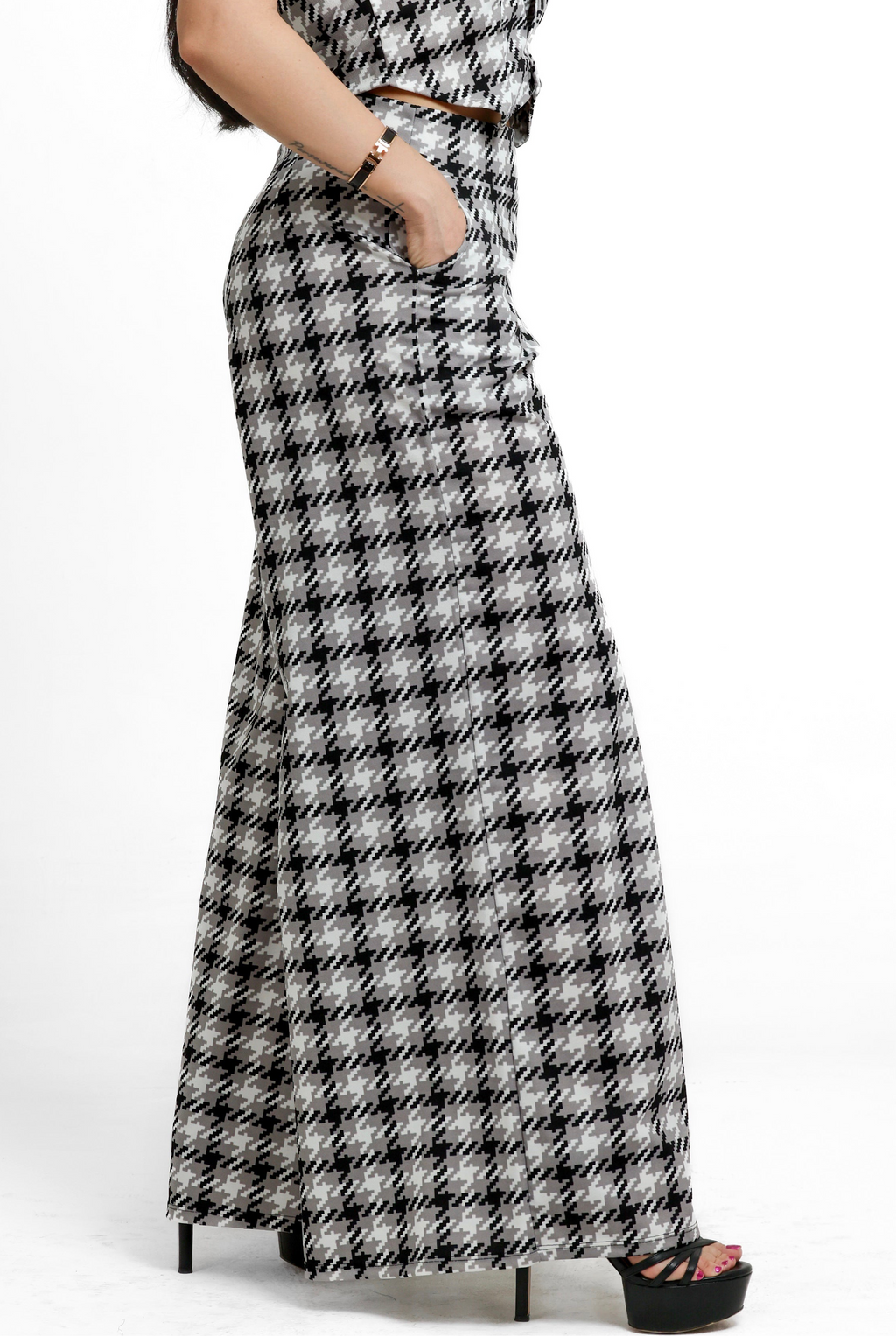 Pantalón acampanado