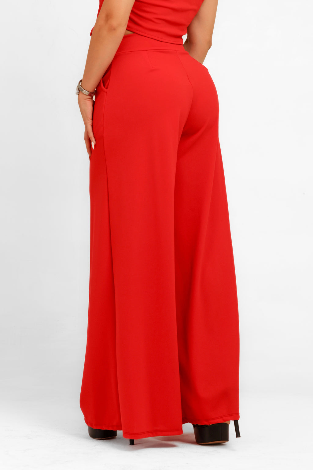 Pantalón acampanado