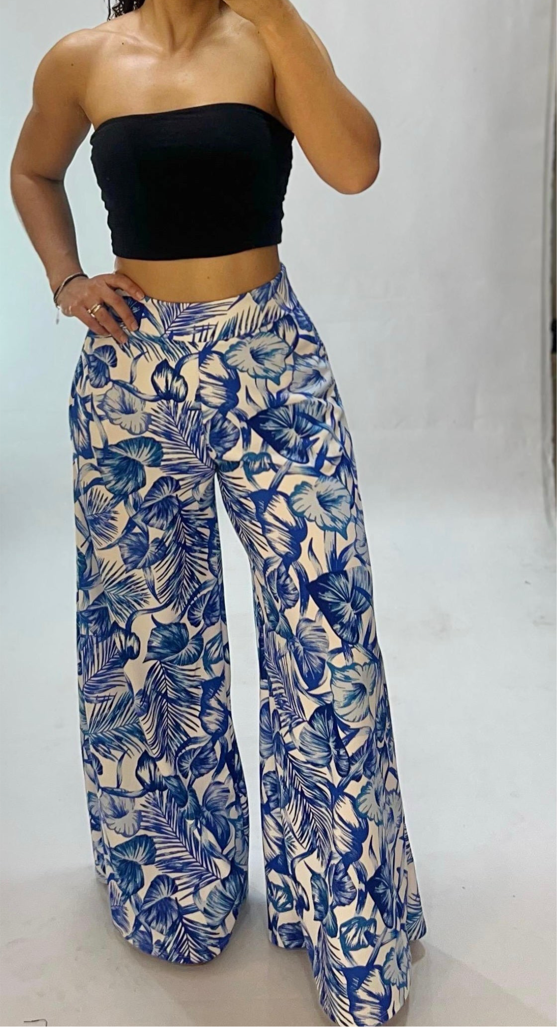Pantalón acampanado floral