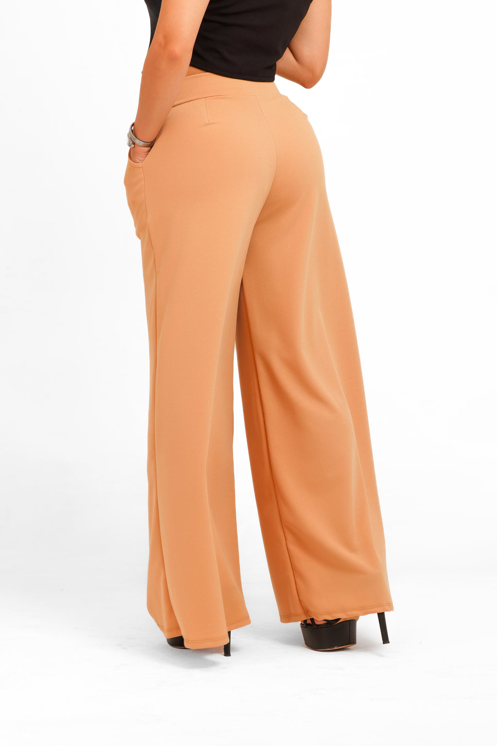 Pantalón acampanado