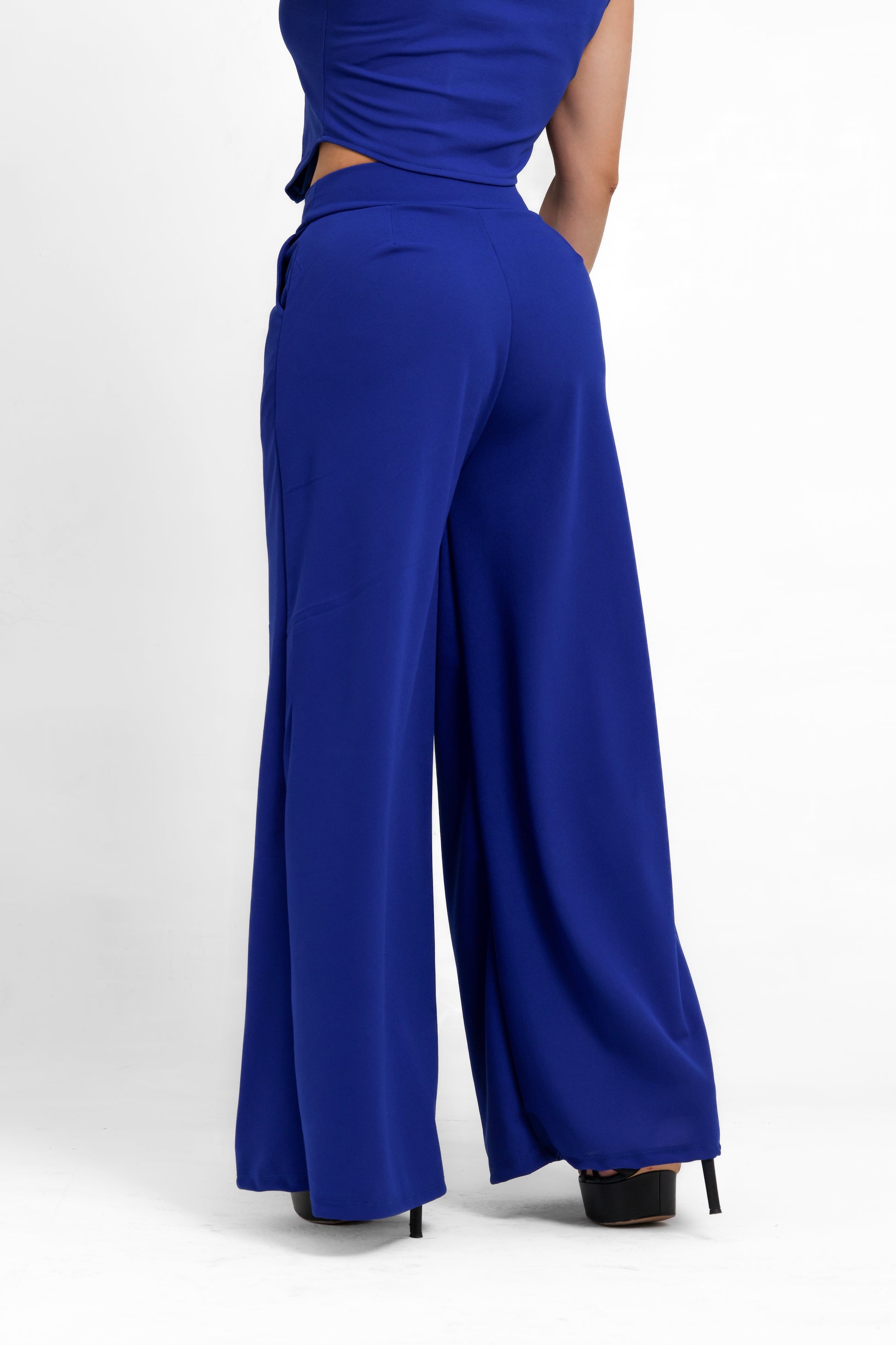 Pantalón acampanado