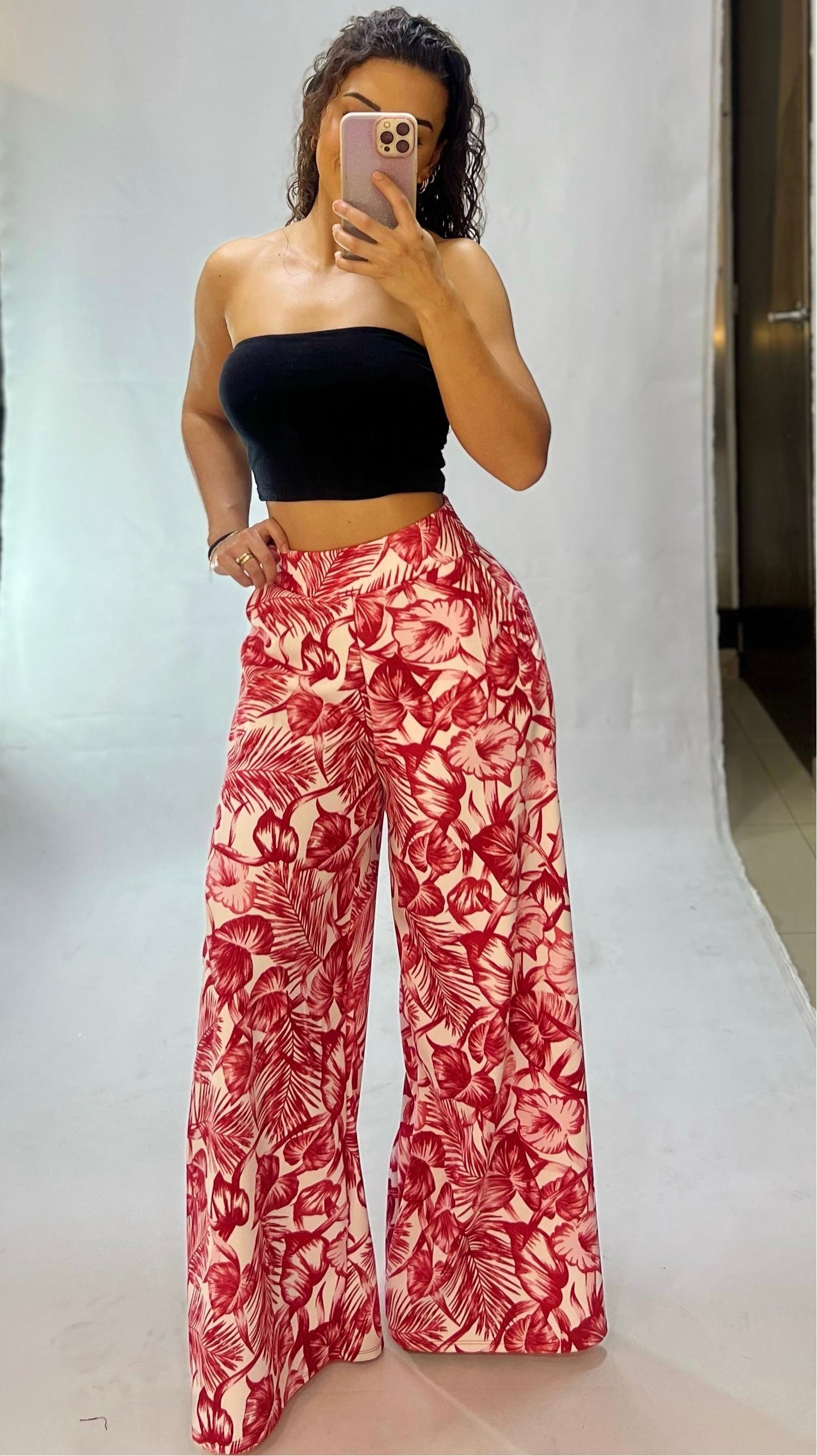 Pantalón acampanado floral rojo