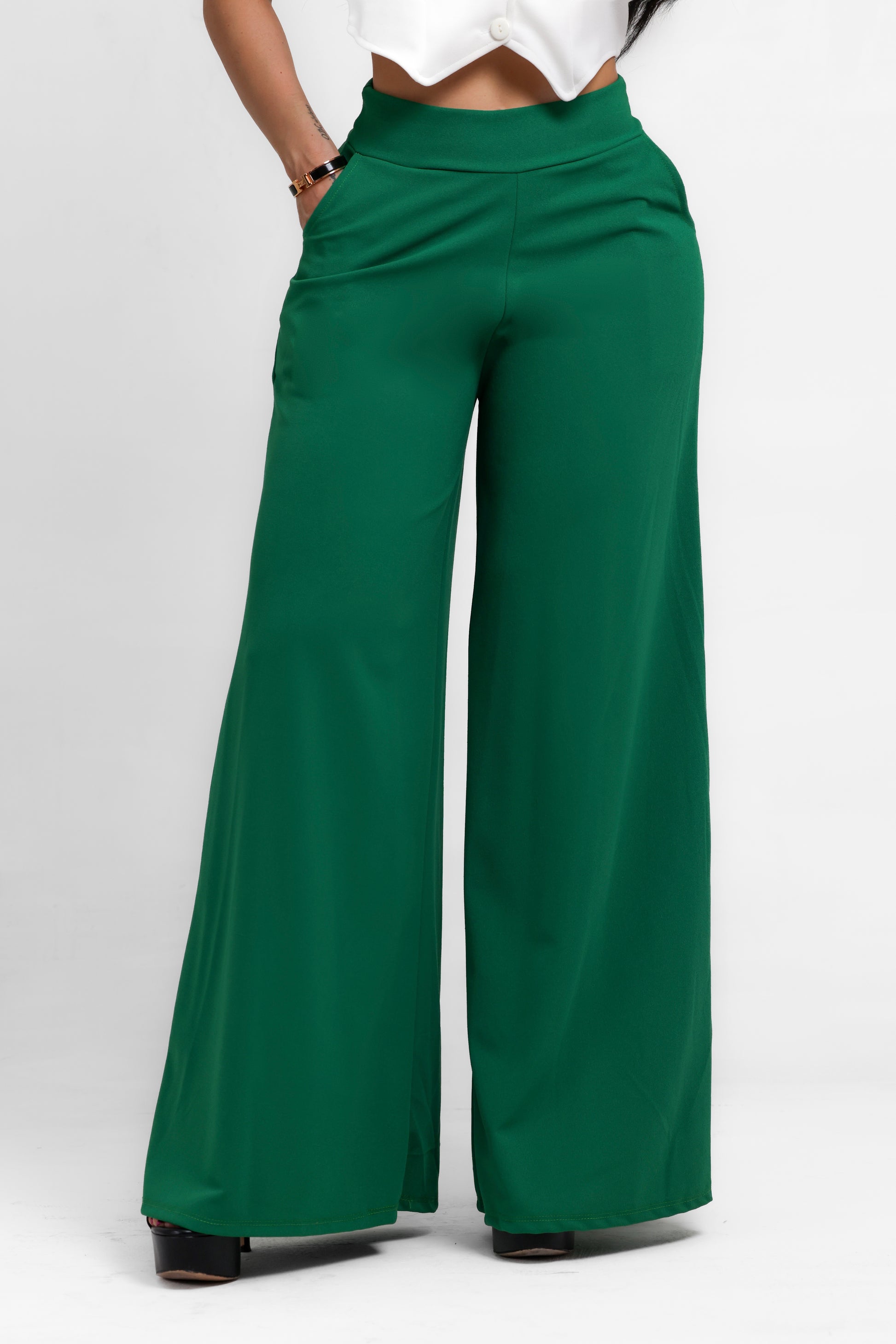 Pantalón acampanado